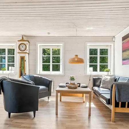 Silke - 10m From The Sea By Interhome
